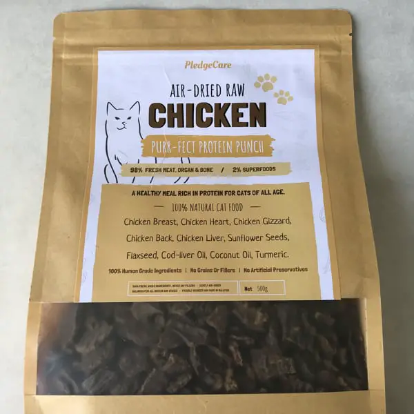 Air dried cat food (chicken flavor) from PledgeCare