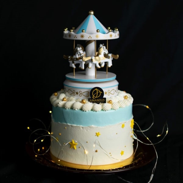 Carousel Cake by Junandus