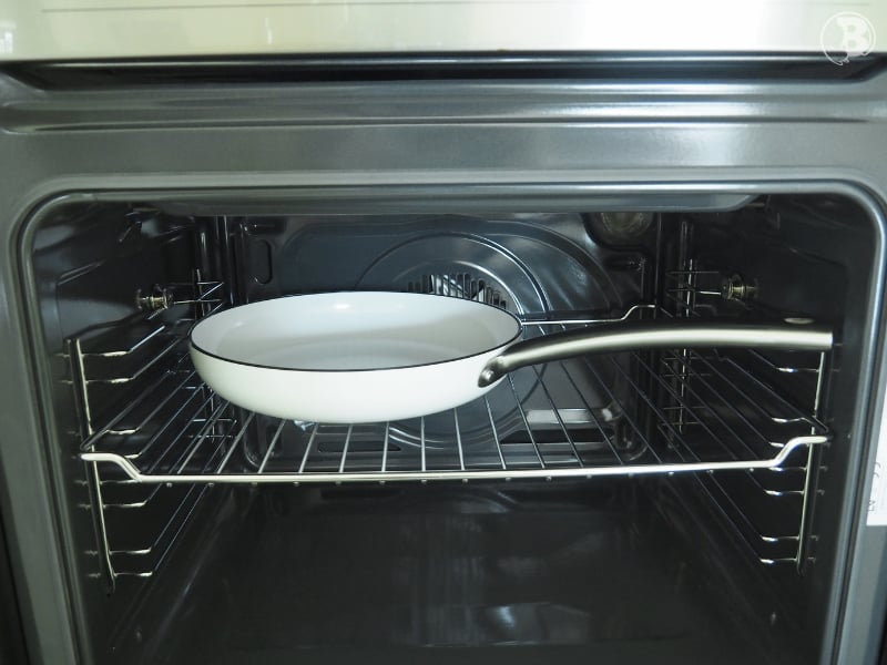 How The Ella Fry Pan Fits In An Oven