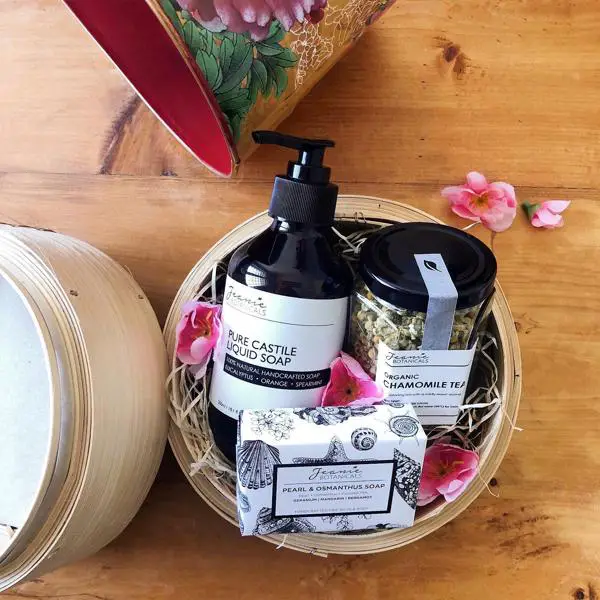 Jeanie Botanicals Has Gift Sets Too!