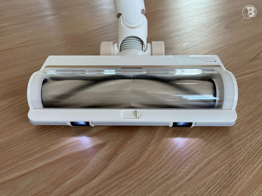 LED Lights On The Multi-Surface Brush Head Of The Dreame R10 Cordless Vacuum Cleaner