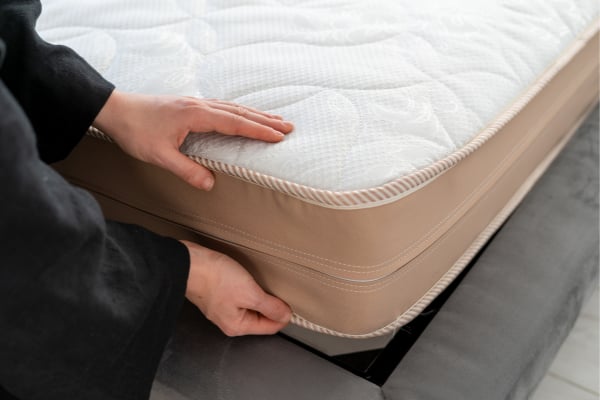 Latex Mattresses Are Not Easy To Lift And Rotate But Spring Mattresses Are