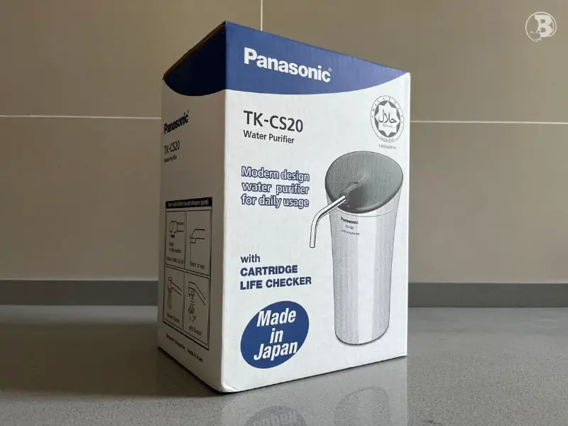Sideview Of The Packaging For The Panasonic Water Purifier TK-CS20
